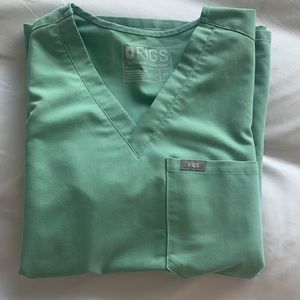 Figs XS scrub top in jade